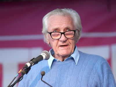 Boris Johnson’s removal would be a chance to reconsider Brexit, says Heseltine