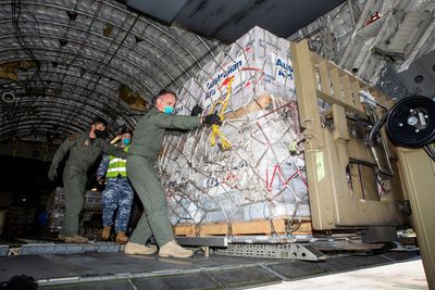 World rushes aid to tsunami-hit Tonga amid water, food shortage