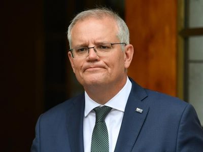 Poll points to swing away from government