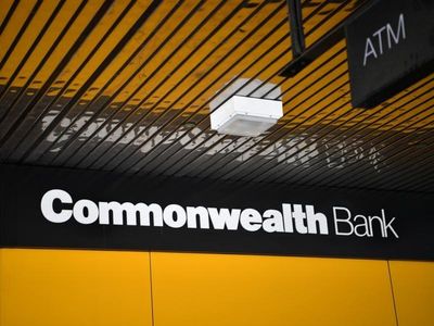 Union takes bank to court over rest breaks