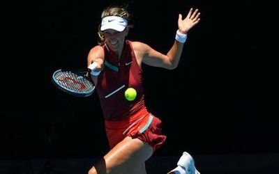 Azarenka overpowers Svitolina at Australian Open