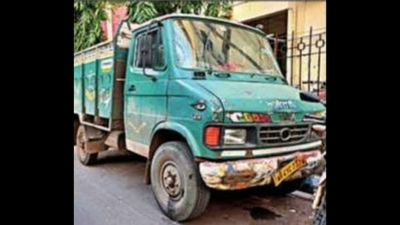 2 dead, 1 hurt in 3 accidents