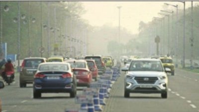 Smog envelops Kolkata pockets due to pollution spurt, drives up AQI