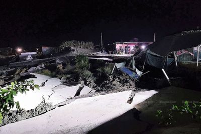 25 houses fall into canal