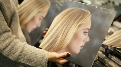 Tearful Adele Pulls Plug on Las Vegas Show
