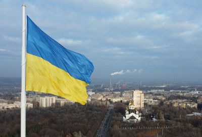 Ukraine says Russia recruiting mercenaries, sending weapons to eastern Ukraine