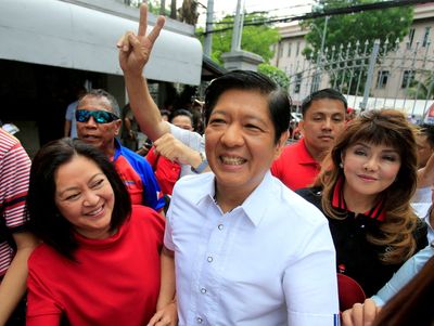 Twitter suspends hundreds of accounts promoting Philippines' Marcos