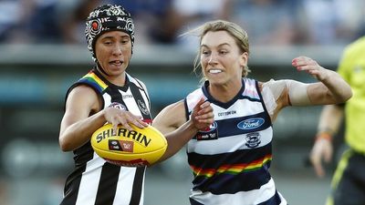 Collingwood scores tight 11-point AFLW win over Geelong