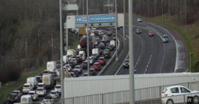 M8 closed after Glasgow crash as drivers warned of delays