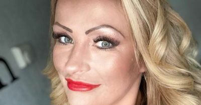 Sunbed addict mum bravely shows off bald patch after skin cancer left hole in her head