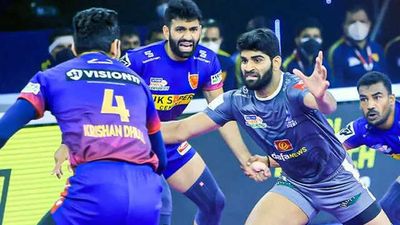PKL: Haryana Steelers beat Dabang Delhi 36-33