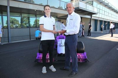 Oscar Piastri wins second consecutive Sir Jack Brabham award