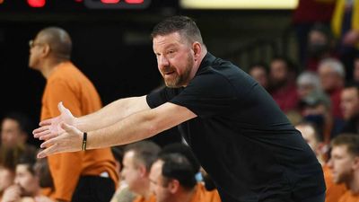 College Hoops Mailbag: Texas Troubles, the Best Team in the Big Ten and More