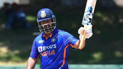 They batted better than us in middle overs but not having played lot of ODIs was also a factor: Rishabh Pant