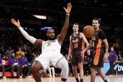 Lakers vs. Magic: Prediction, point spread, odds, over/under, betting picks