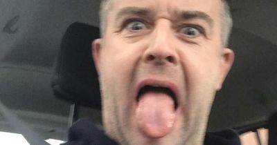 Cheeky Glasgow taxi driver takes hilarious selfies before returning punter's lost iPhone