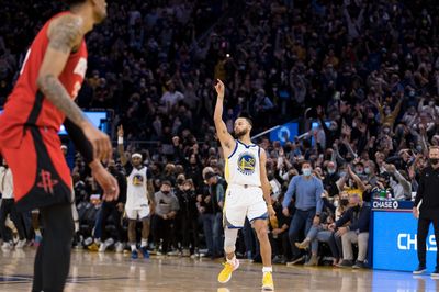 Steph Curry beats buzzer as Warriors rally past Christian Wood, Rockets