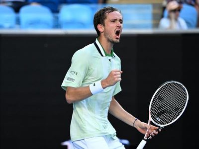 Playful Medvedev into Open fourth round