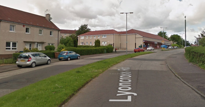 Man dies in Glasgow street after ‘taking unwell’