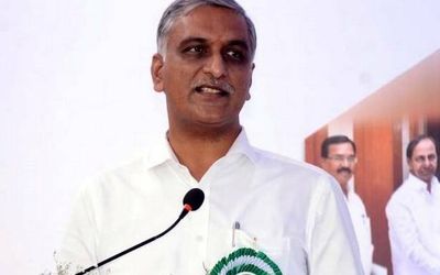 Harish Rao monitors fever survey in Siddipet