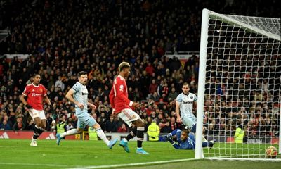 Rashford sends Man Utd into Premier League top four