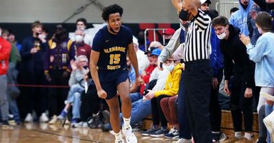 Glenbrook South shocks Simeon in front of a capacity crowd at the When Sides Collide Shootout