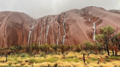 NT Police arrest man, 18, over fatal stabbing in Mutitjulu, near Uluru in Central Australia