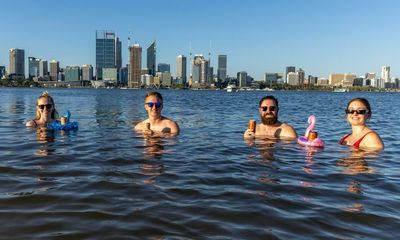 Perth swelters through record six consecutive days over 40C temperatures
