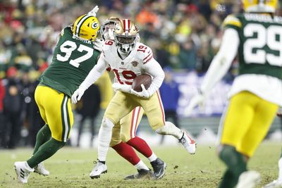 49ers WR Deebo Samuel demolishes Packers CB Kevin King on 45-yard kick return