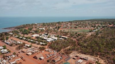 NT COVID-19 hospitalisations drop to 61 as lockdowns and lockouts remain in several communities