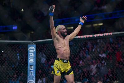 UFC 270 results: Deiveson Figueiredo regains flyweight title, bests Brandon Moreno in decision win