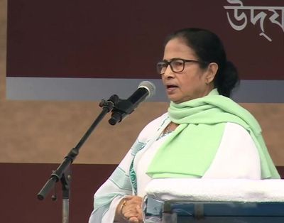 Mamata Banerjee questions indifferent attitude of Centre towards West Bengal over Netaji's tableau