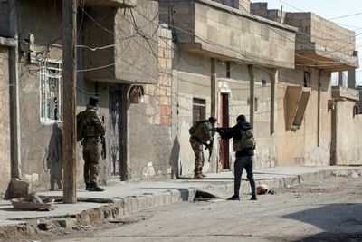 Syria battle between IS, Kurdish forces kills over 120: monitor