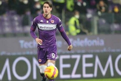 Transfer News LIVE! Arsenal make fresh Vlahovic, Chelsea want David, Man Utd, Tottenham latest updates