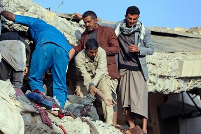 Yemen rescuers comb rubble as coalition slammed over prison attack