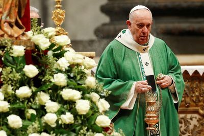 Pope calls for an international day of "prayer for peace" over Ukraine crisis