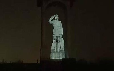 PM Modi unveils hologram of Netaji at India Gate; NGMA to make statue to replace it