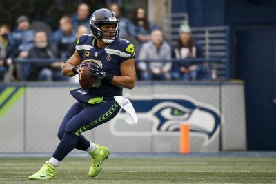 Russell Wilson shows off fancy footwork in new workout video