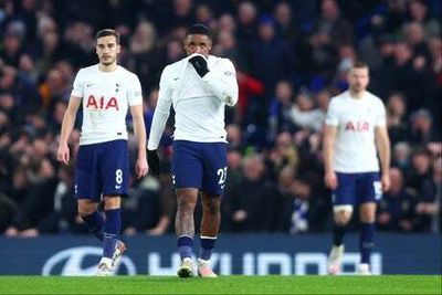 Chelsea defeat turns up pressure on Tottenham board to back Antonio Conte in the transfer market
