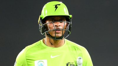Usman Khawaja caught out by Fawad Ahmed in BBL catch controversy in Thunder-Strikers finals clash