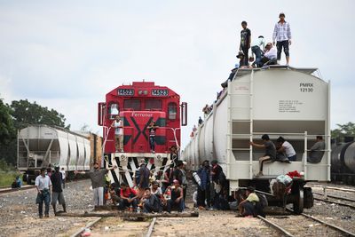 Mexican officials find more than 3,000 migrants in two days