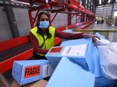 Australia Post breaks Xmas parcel record