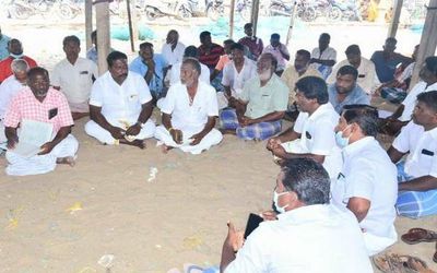 Ramanathapuram fishers threaten to give up Indian citizenship if Centre does not secure release of TN fishers jailed in Lanka