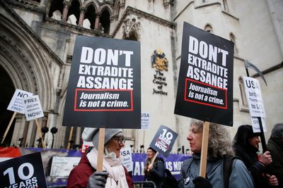 Assange wins right to take US extradition case to UK’s top court