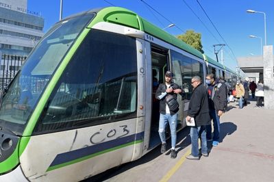 Tunisian police arrest man after three stabbed on tram