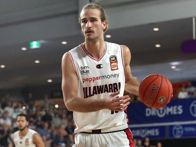 Hawks' Froling boys batter Adelaide in NBL