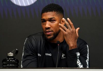 Anthony Joshua to ‘discuss options’ amid reports Oleksandr Usyk will fight Tyson Fury next