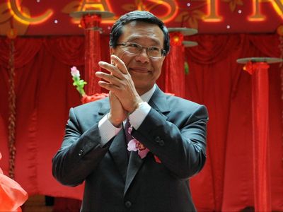 Lim Kok Thay: Cruise CEO resigns after ship flees to Bahamas to evade US warrant