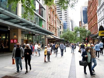 Masks stay amid NSW COVID hospital record