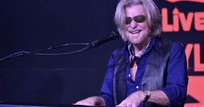 Daryl Hall launching solo tour in Chicago, releasing retrospective album